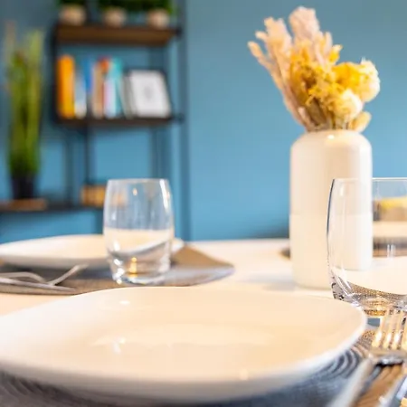 E&k Living - Design - Sky-tv - Kitchen - Free Parking 아파트 *