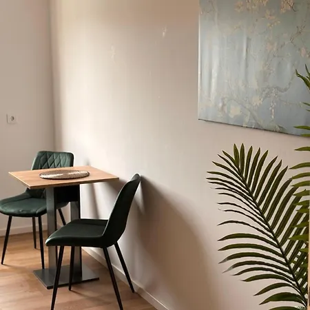 Uniqe - Design - Sky-tv - Kitchen - Free Parking Appartement Augsburg